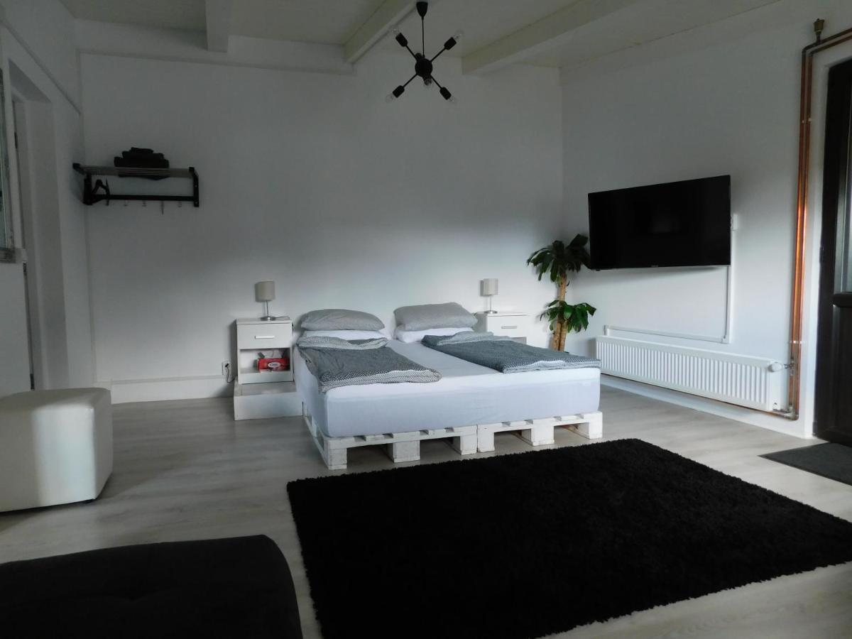 Mountain Vista Suites Zărneşti Exteriör bild