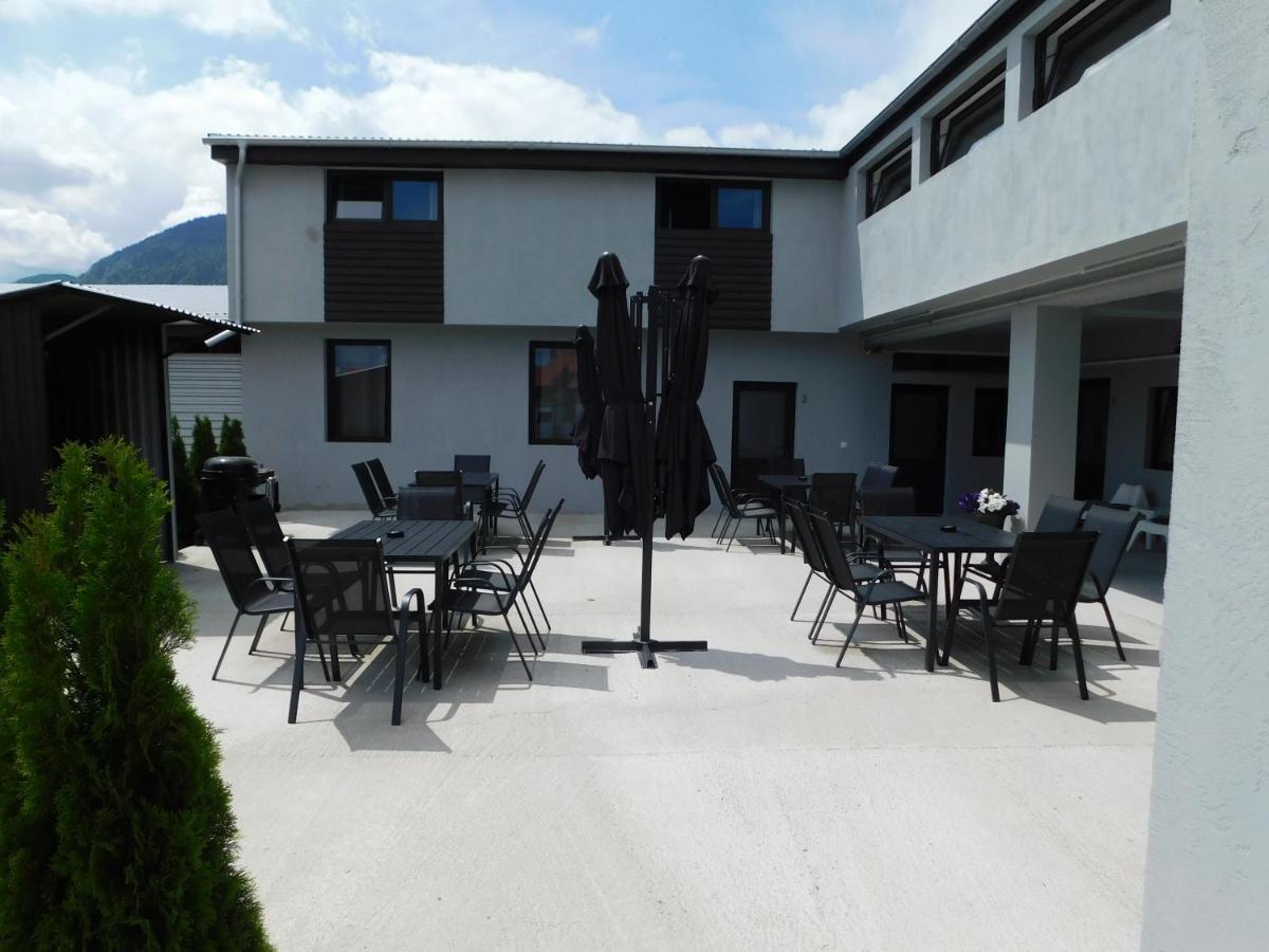 Mountain Vista Suites Zărneşti Exteriör bild